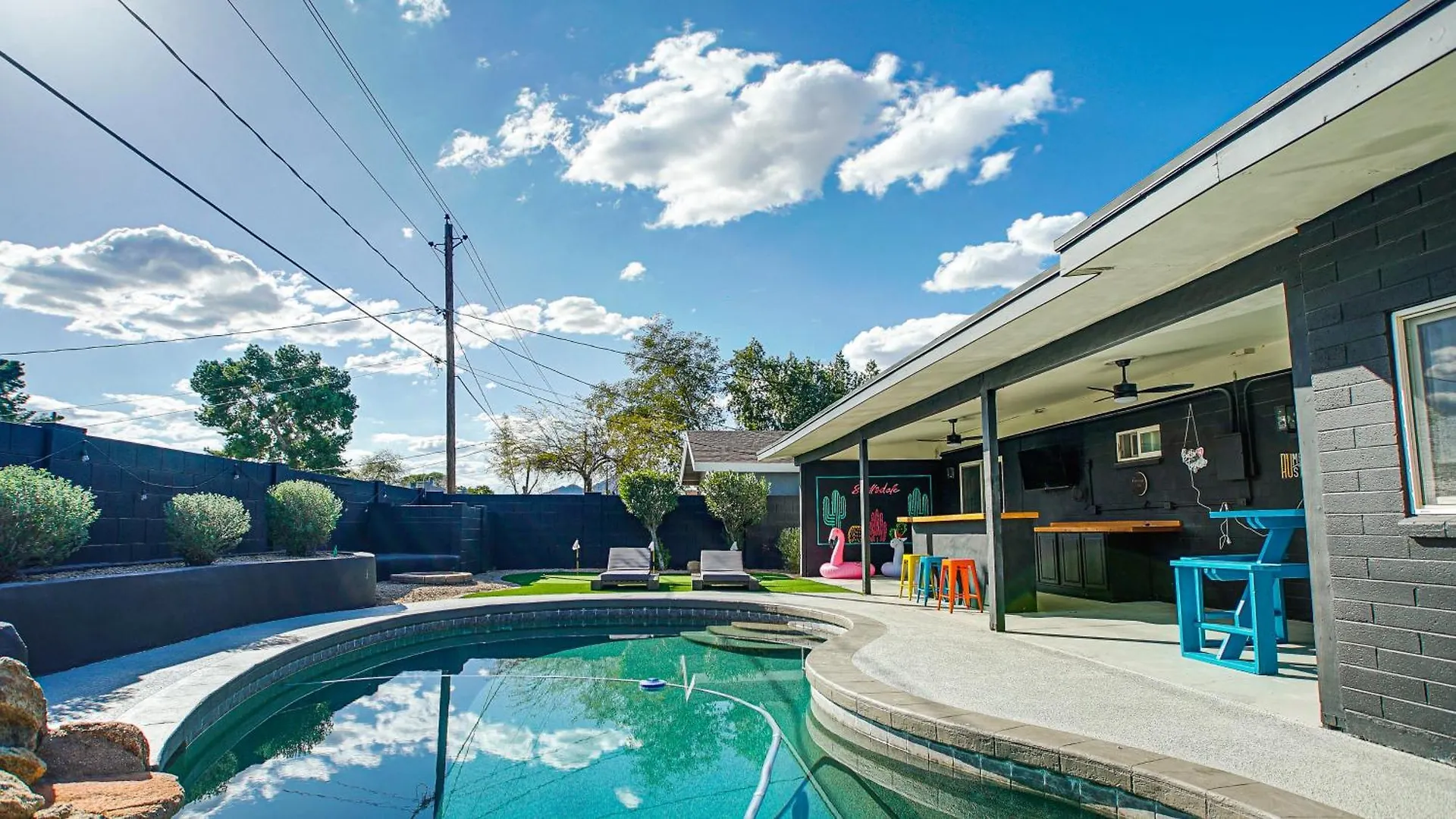 Luxury 3 Bedroom Home With Relaxing Pool Scottsdale USA