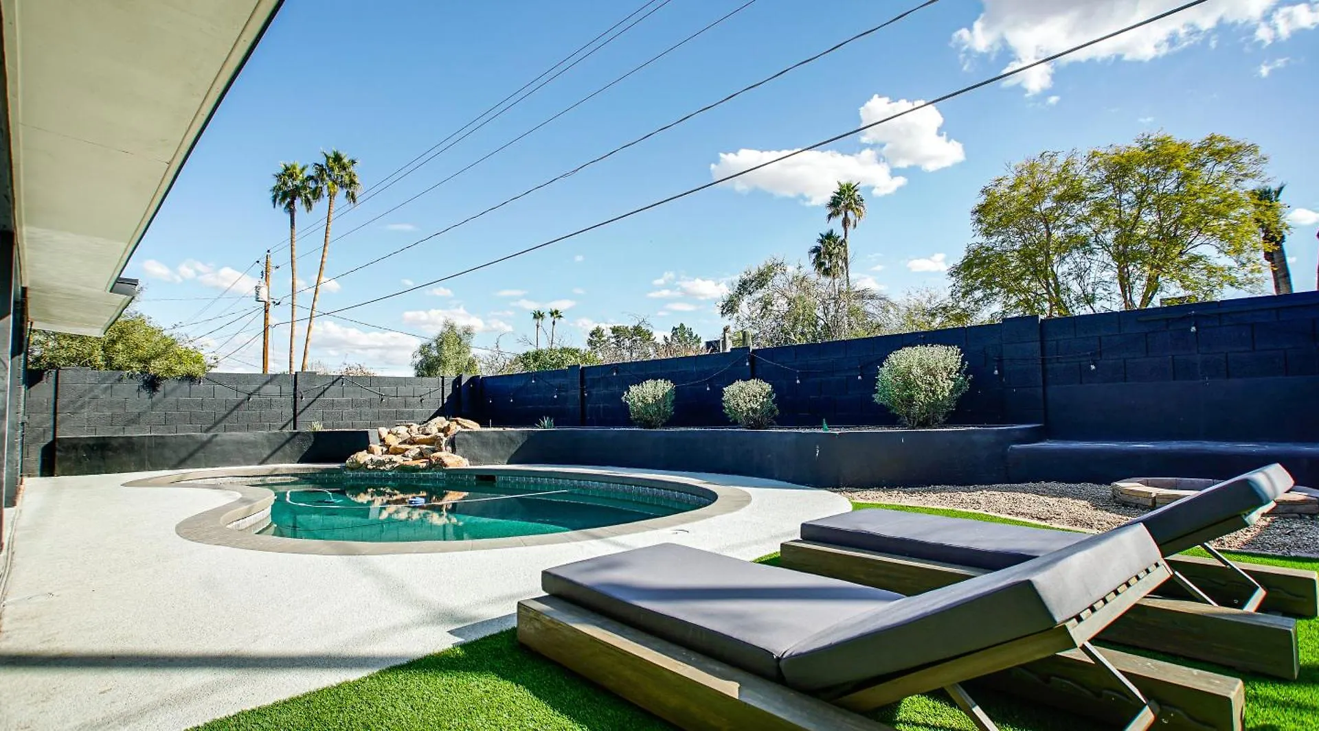 Luxury 3 Bedroom Home With Relaxing Pool Scottsdale